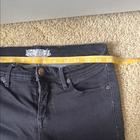 Free People Black Skinny Jeans size 27 - Picture 6 of 8